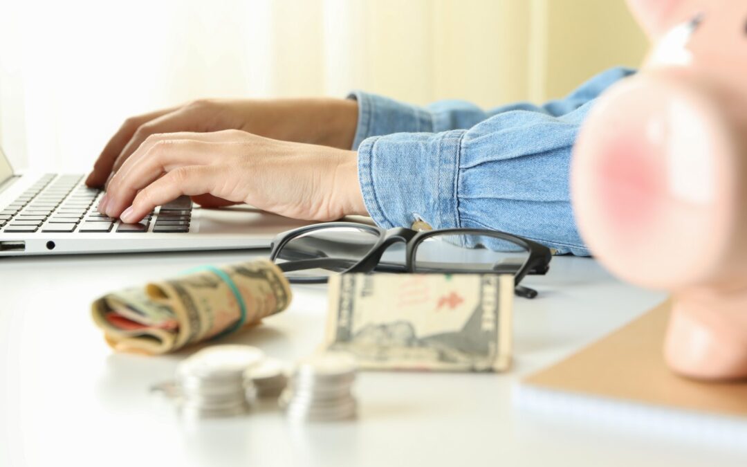 Czy warto korzystać z pożyczek online? Zalety i zagrożenia